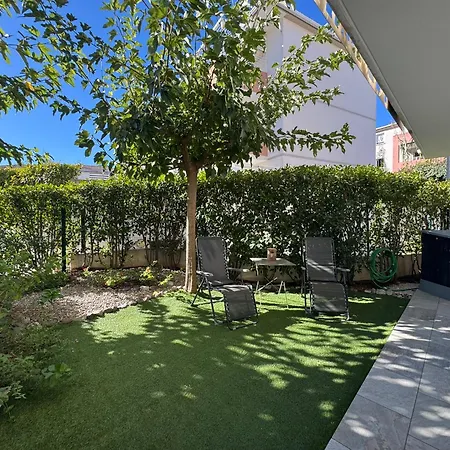 T3 Avec Jardin Prive, Proche Centre-ville De * Calvi (Corsica)